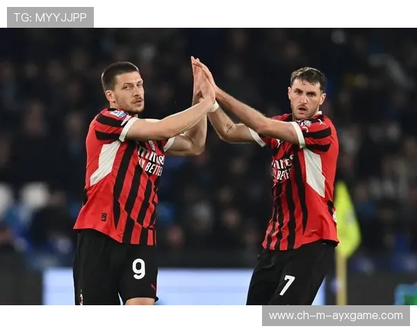 AC米兰通过侧翼牵扯防线,创造更多传球通道